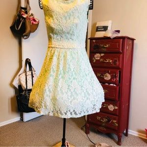 Be darling dress with built in petticoat